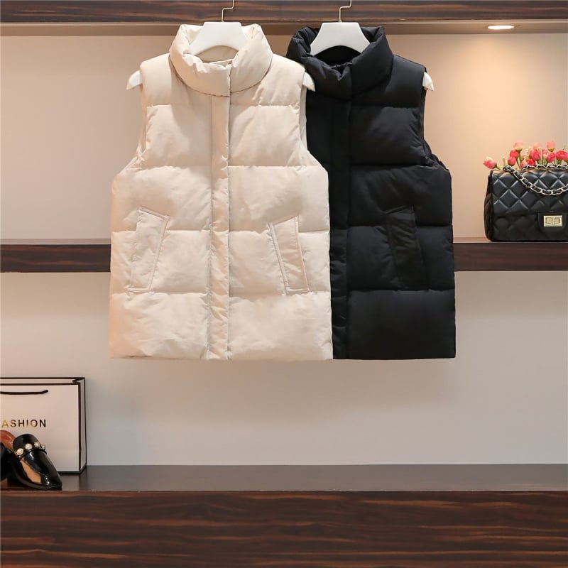 Ženska veste, regular stil s kraljevskim stilom sestre; V-izrez; srednja duljina 50-65 cm; glavni materijal viskozna; sadržaj ovčje vune; kopčanje u jednom redu i više kopči