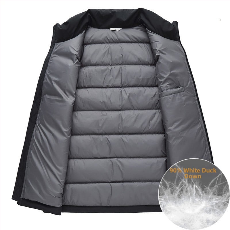 Férfi tollmellény álló gallérral, elülső cipzár, vastag szigetelés, töltet: 90% fehér kacsa toll, külső anyag: kémiai rostokból álló keverék, bélés: poliészter