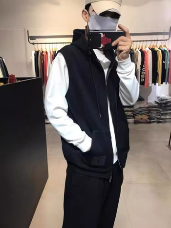 Muško kardigan-vest s kapuljom i zatvaračem, bez rukava, 100% poliester, ravni kroj, za proljeće i jesen