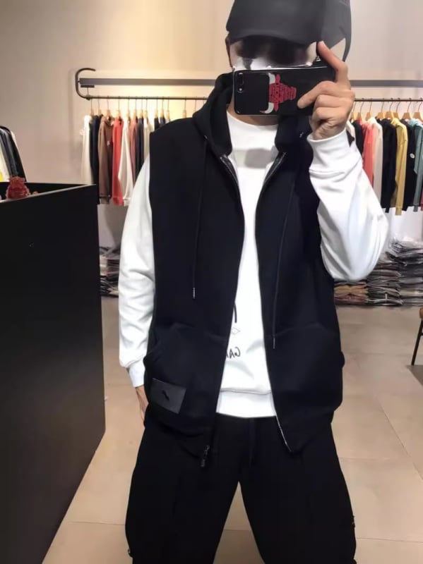 Muško kardigan-vest s kapuljom i zatvaračem, bez rukava, 100% poliester, ravni kroj, za proljeće i jesen