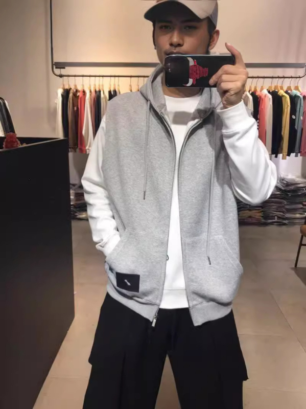 Muško kardigan-vest s kapuljom i zatvaračem, bez rukava, 100% poliester, ravni kroj, za proljeće i jesen