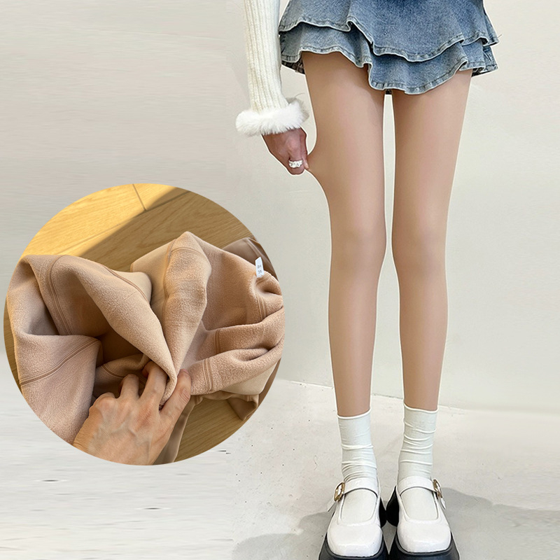 Nylon fleece bevonat harisnya, fényes hatás, természetes láb-érzet, vastagított kasmír érzet; egyszínű mintázat (Anyag: Nylon; Funkciók: fenékemelés, anti-szakadás, anti-frikció; Mintázat: egyszínű; Vastagság: vastagodott; Csőmagasság: harisnyanadrág)