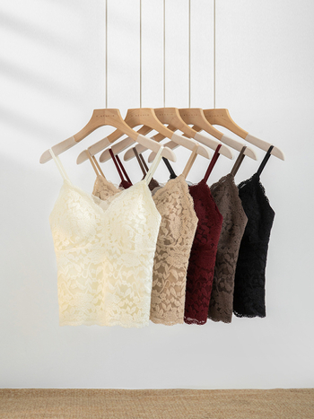 Csipkés topp melltartóbetéttel, egyenes szabású, anyag: nylon és spandex keverék, vállpántokkal, minden szezonra alkalmas