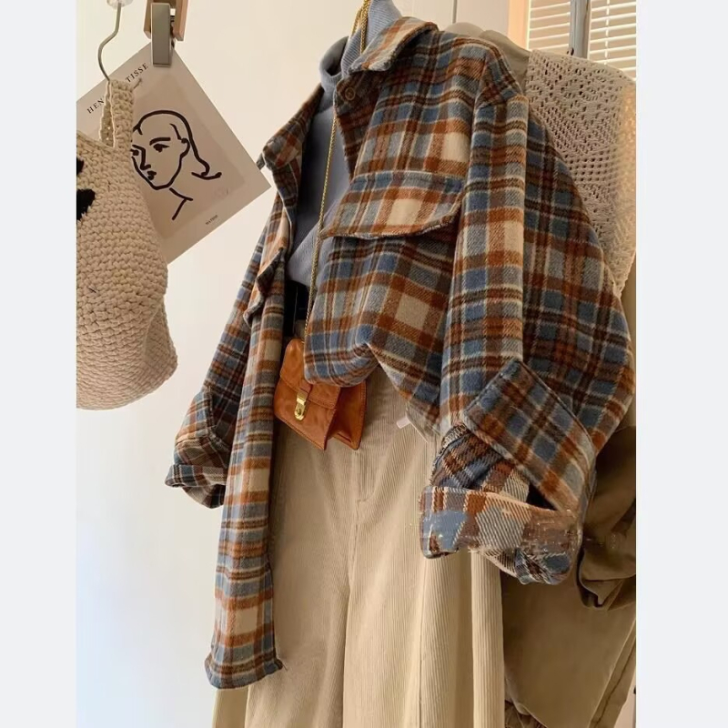 Krekli ar rakstu plaid, kardigāna stils, brushed audums ar poliestera piedevu, garas piedurknes, vienrindu pogu atvērums