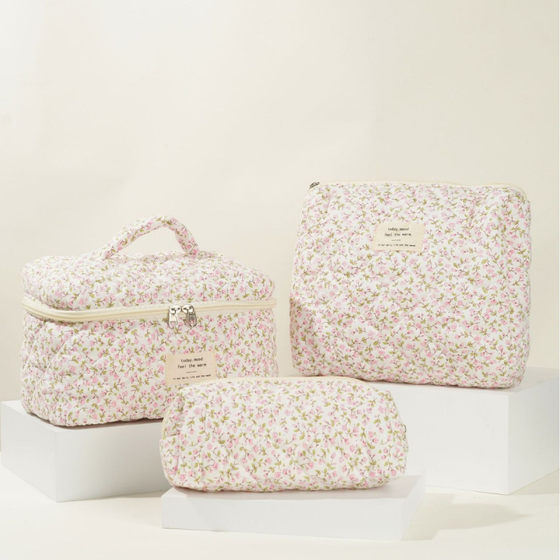 Kozmetička torba s quiltovanjem i cvjetnim uzorkom – velika kapaciteta, pamuk materijal, podstava poliester, ultralagana, proširiva, za žene