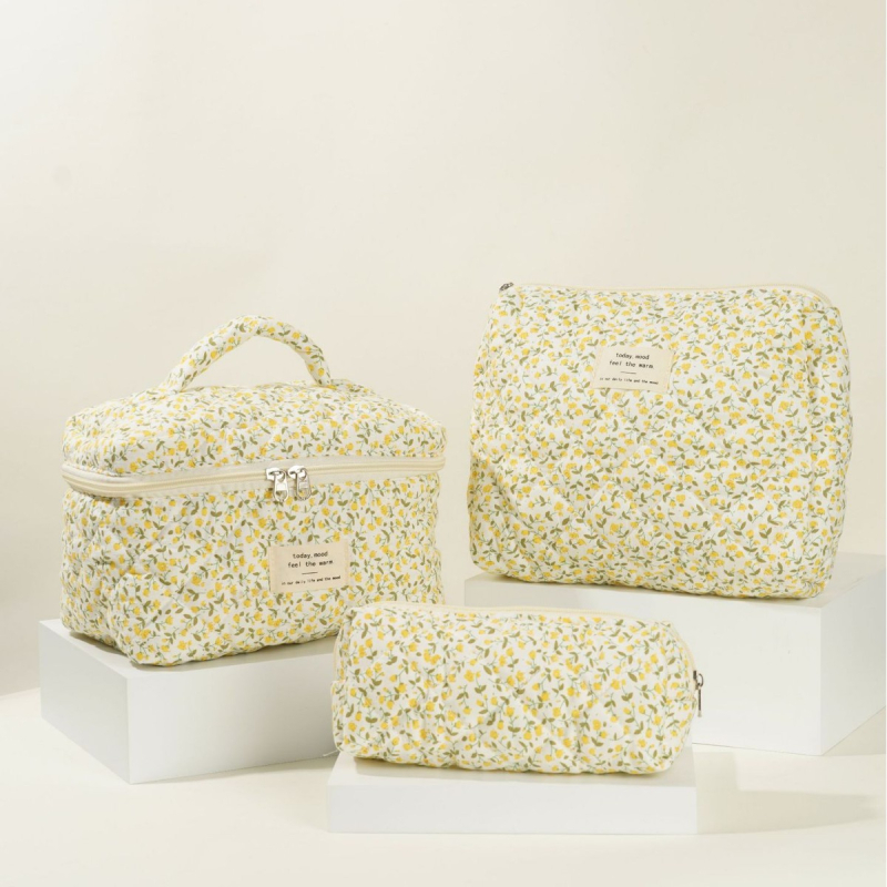 Kozmetička torba s quiltovanjem i cvjetnim uzorkom – velika kapaciteta, pamuk materijal, podstava poliester, ultralagana, proširiva, za žene