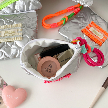 HISOCUTE kozmetikai táska masni-szíves mintával, nagy kapacitású clutch, poliészter anyag, cipzáras zárás, hordozható, uniszex