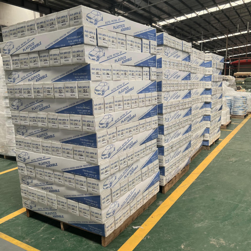 Automobilski film protiv prašine, bez ljepljive trake, debljina 8 μm, PE osnova, propusnost svjetla oko 70%, prilagođena proizvodnja