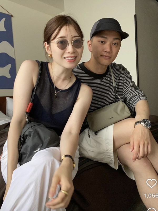 Unisex nylonová taška na fľašu s Messenger štýlom, zapínanie na zips, vnútorná zipsová kapsa