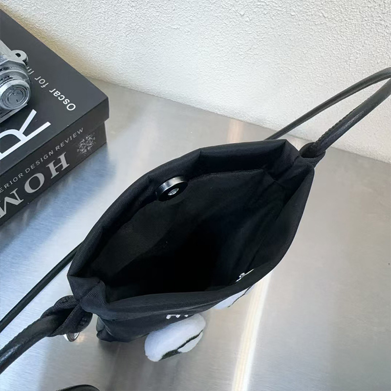 Nylonová crossbody taška s vreckom na telefón, vertikálny štvorcový tvar, magnetické zapínanie, skrytá kapsa na zips, mestský jednoduchý štýl