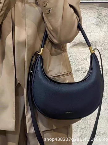 Taška na rameno v tvare polmesiaca z PU kože, s uzáverom na zámok a zipsovou priehradkou