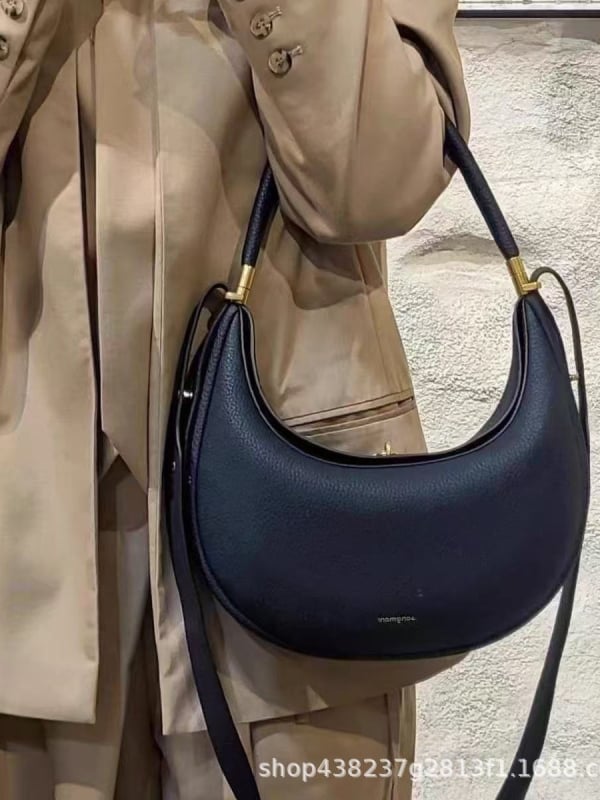 Taška na rameno v tvare polmesiaca z PU kože, s uzáverom na zámok a zipsovou priehradkou