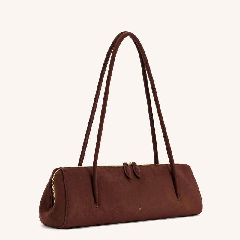 JW Velvet baguette taška, cylindrický tvar, zipsové otvorenie, podšívka z polyesteru, vnútorné vrecká (zips a kapsa na telefón), dvojité ramenné popruhy