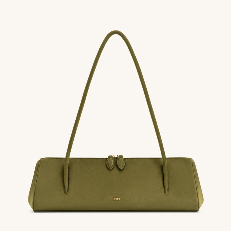 JW Velvet baguette taška, cylindrický tvar, zipsové otvorenie, podšívka z polyesteru, vnútorné vrecká (zips a kapsa na telefón), dvojité ramenné popruhy