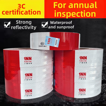 Odrazová výstražná nálepka na nákladné vozidlo - samolepiaca, prispôsobiteľná, materiál: nálepka