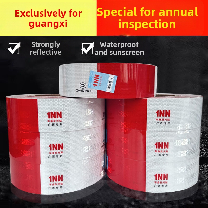 Odrazová výstražná nálepka na nákladné vozidlo - samolepiaca, prispôsobiteľná, materiál: nálepka