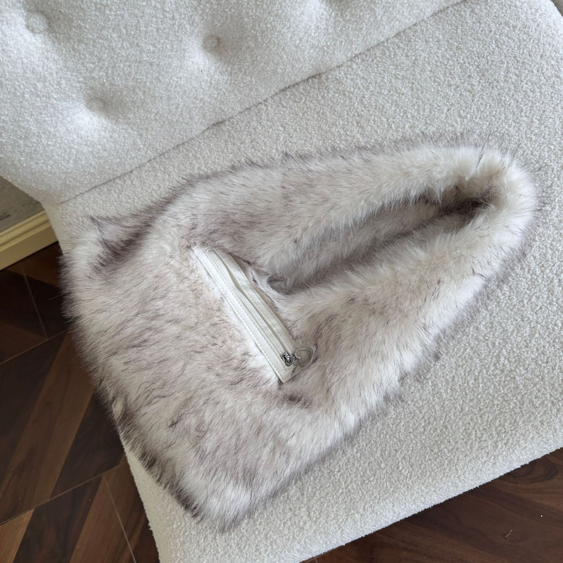 Plyšová taška cez rameno v ulicom štýle – nišový dizajn, roztomilá crossbody taška pre ženy, vysoká kvalita