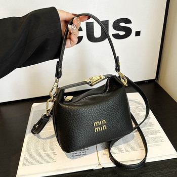 PU kožna torba sa zatvaračem, bucket tip torbe, gradski minimalistički stil, proljeće-ljeto 2024, podstava od poliester, unutarnja džep