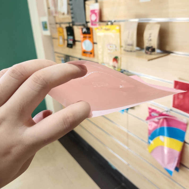 Torba za pakiranje donjeg rublja i čarapa s trostranim zatvaranjem, od kompozitnog kraft papira, vakuumski zatvorena