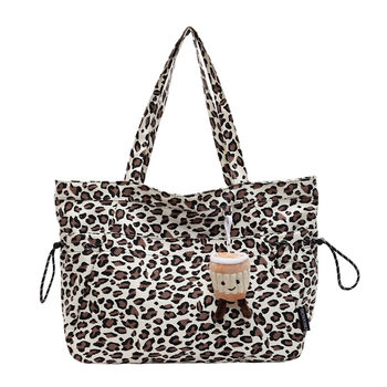 Geantă tote din pânză cu imprimeu leopard, închidere cu fermoar, căptușeală poliester, buzunar ascuns cu fermoar, siluetă orizontală tridimensională.