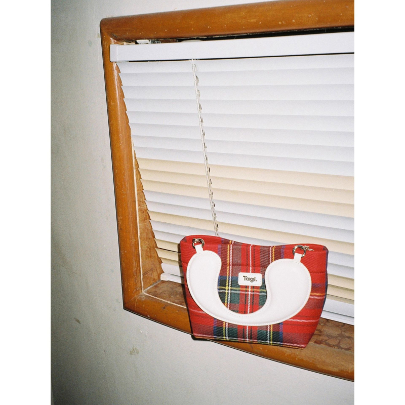 Geantă crossbody cu curea reglabilă   simplitate urbană, poliester, formă pătrată orizontală, închidere magnetică, buzunar intern pentru telefon