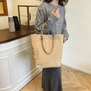 Geantă Tote din pânză, formă verticală pătrată, deschidere cu fermoar, buzunar interior cu fermoar, bretele duble