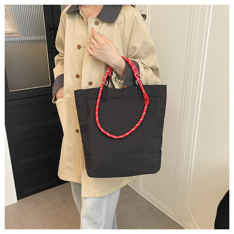 Geantă Tote din pânză, formă verticală pătrată, deschidere cu fermoar, buzunar interior cu fermoar, bretele duble