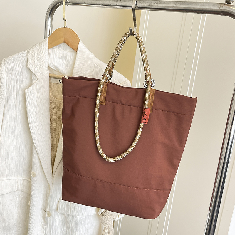 Geantă Tote din pânză, formă verticală pătrată, deschidere cu fermoar, buzunar interior cu fermoar, bretele duble