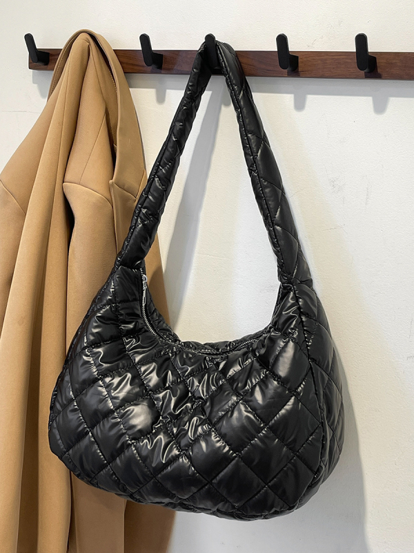 Női quiltelt nylon válltáska, városi minimalist stílus, vízszintes négyszögletes forma, cipzáras záródás, egy vállpánt