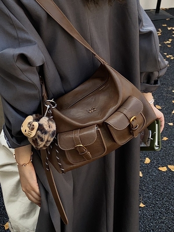 Dellon PU – podpažová taška – mestský minimalistický štýl, horizontálny štvorcový tvar, zapínanie na zips, vnútorný laminovaný kapsa so zipsom