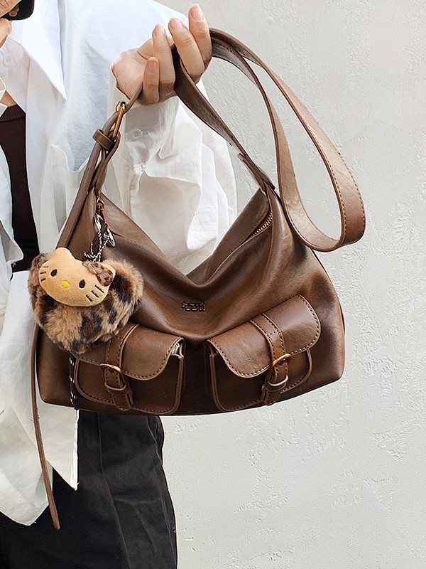 Dellon PU – podpažová taška – mestský minimalistický štýl, horizontálny štvorcový tvar, zapínanie na zips, vnútorný laminovaný kapsa so zipsom