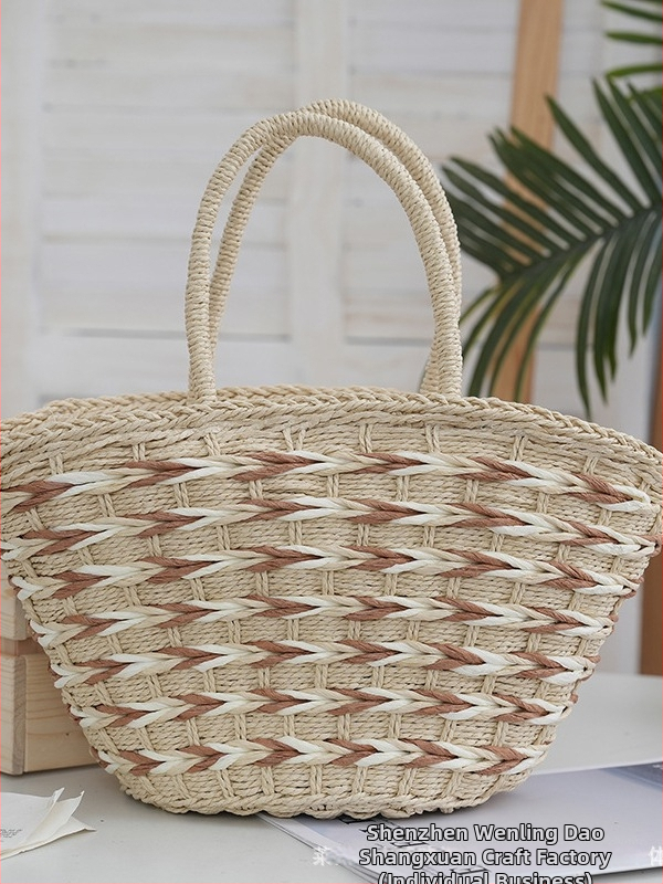 Slamená tote taška, pletený dizajn, zipsové zapínanie, vnútorné vrecká pre telefón a ID, horizontálny štvorcový tvar, mestský štýl