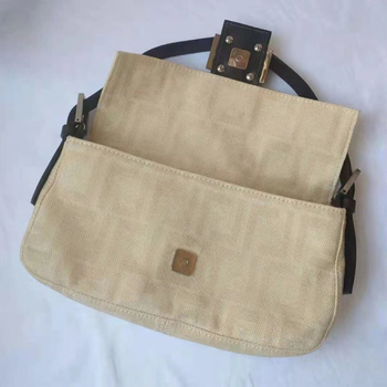 Taška cez rameno s klapkou, prvotriedna hovädzia koža, vnútorná kapsa na zips, dvojité remene, podšívka z polyesteru-bavlny