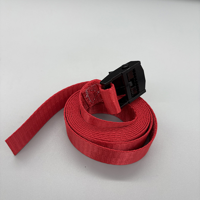 Polipropilenska traka za vezanje – binding tape za balenje tereta i prtljage; Materijal: polipropilen; Vrsta: vezna traka; Nosivost: 200 kg; Prekidna snaga: 200 kg