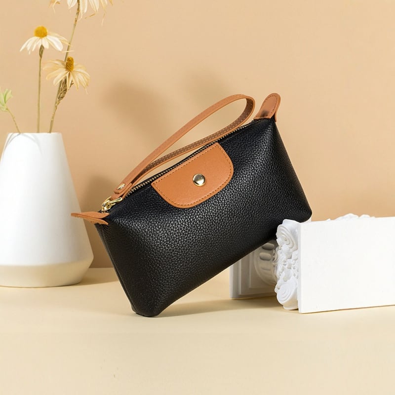 Clutch din PU cu curea la încheietură, exterior tridimensional, închidere cu fermoar, buzunar interior cu fermoar, cu compartiment suplimentar