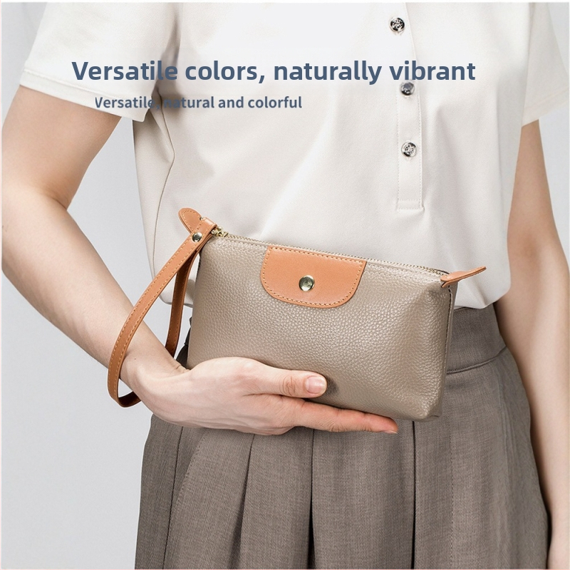 Clutch din PU cu curea la încheietură, exterior tridimensional, închidere cu fermoar, buzunar interior cu fermoar, cu compartiment suplimentar