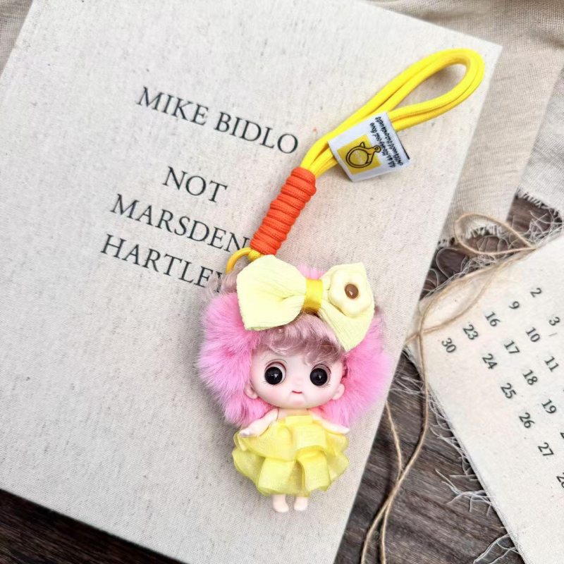 Breloc 3D în formă de păpușă desen animat, cu fundă mare pe cap, din plastic/ rășină, placare electrolitică, Primăvara 2024