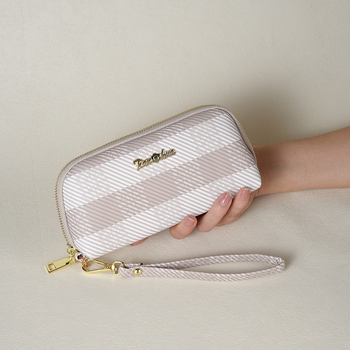 PU bőrhatású clutch táska, shell stílus, cipzárral nyíló, belső zsegek telefonhoz és dokumentumokhoz, poliészter bélés