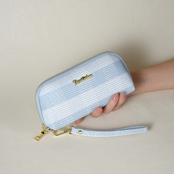 PU bőrhatású clutch táska, shell stílus, cipzárral nyíló, belső zsegek telefonhoz és dokumentumokhoz, poliészter bélés
