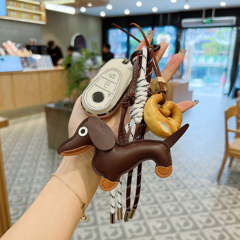 Kožni ključni lanac s dizajnom Dachshund, ručno pleteni užetni uzorak, Insta stil