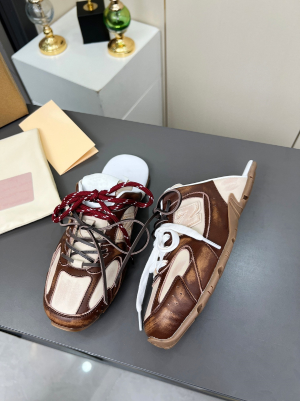 Nothing дамски мюли с закрити пръсти, кожена горна част, гумена подметка, подплата от овча кожа