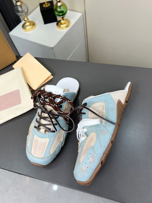 Nothing дамски мюли с закрити пръсти, кожена горна част, гумена подметка, подплата от овча кожа