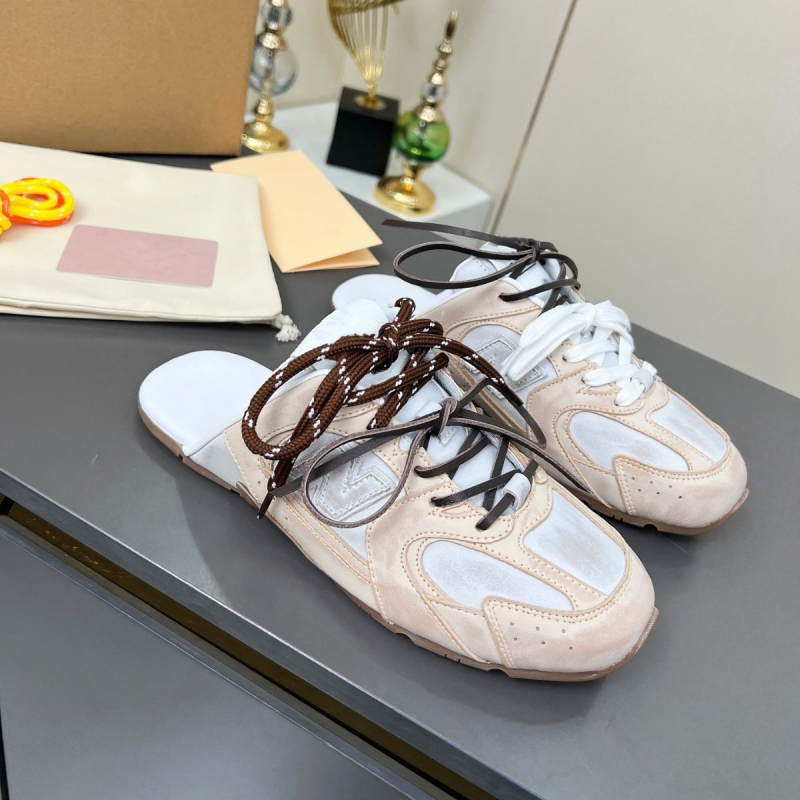 Nothing дамски мюли с закрити пръсти, кожена горна част, гумена подметка, подплата от овча кожа