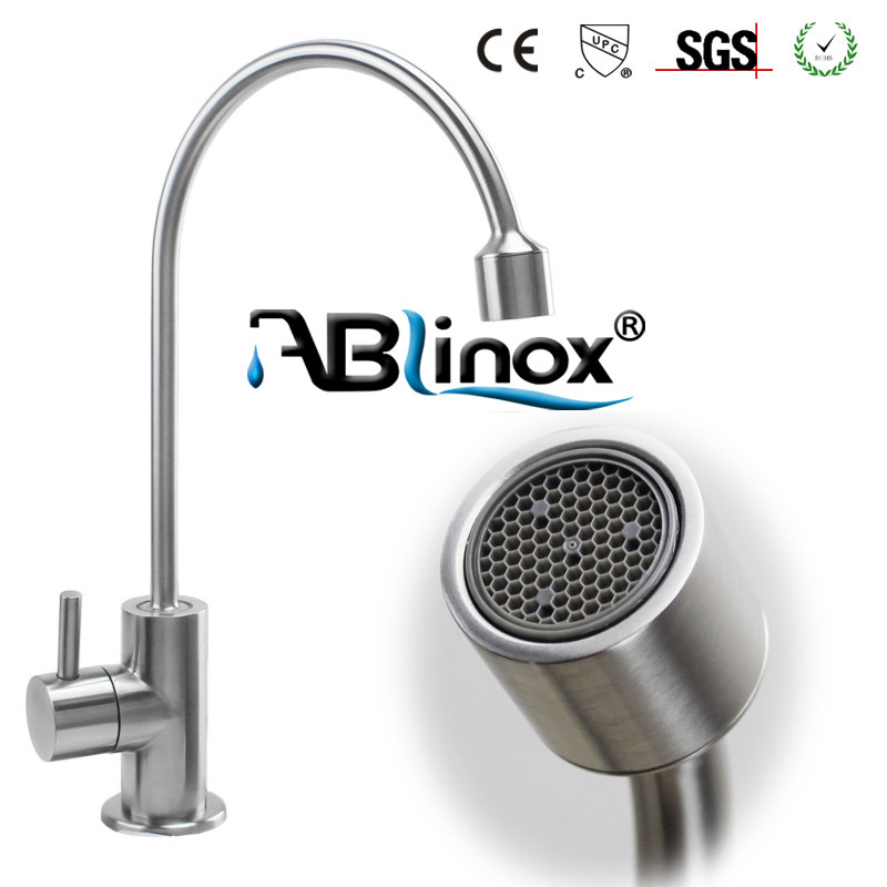 Kuhinjska slavina od nehrđajućeg čelika, topla i hladna, brušeni završetak, keramički disk ventil, montaža na površinu