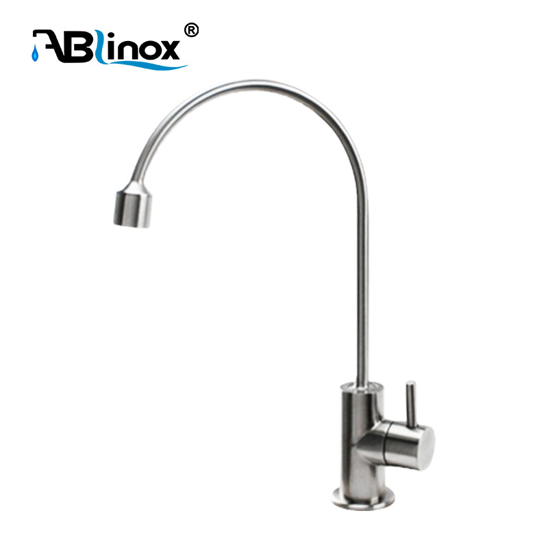 Kuhinjska slavina od nehrđajućeg čelika, topla i hladna, brušeni završetak, keramički disk ventil, montaža na površinu