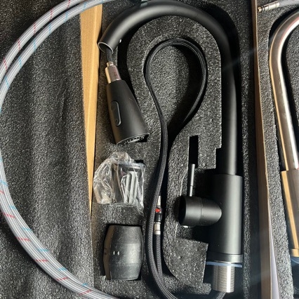 Robinet de bucătărie din oțel inoxidabil cu duș retractabil | cartuș ceramic | suprafață periată | Ø3.3 mm intrare/ieșire