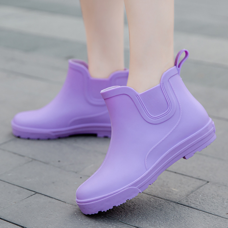 Ženske čizme za kišu, PVC gornji dio, gležnja visina, niski potpetica 1–3 cm, za sve sezone, lagane gumene čizme