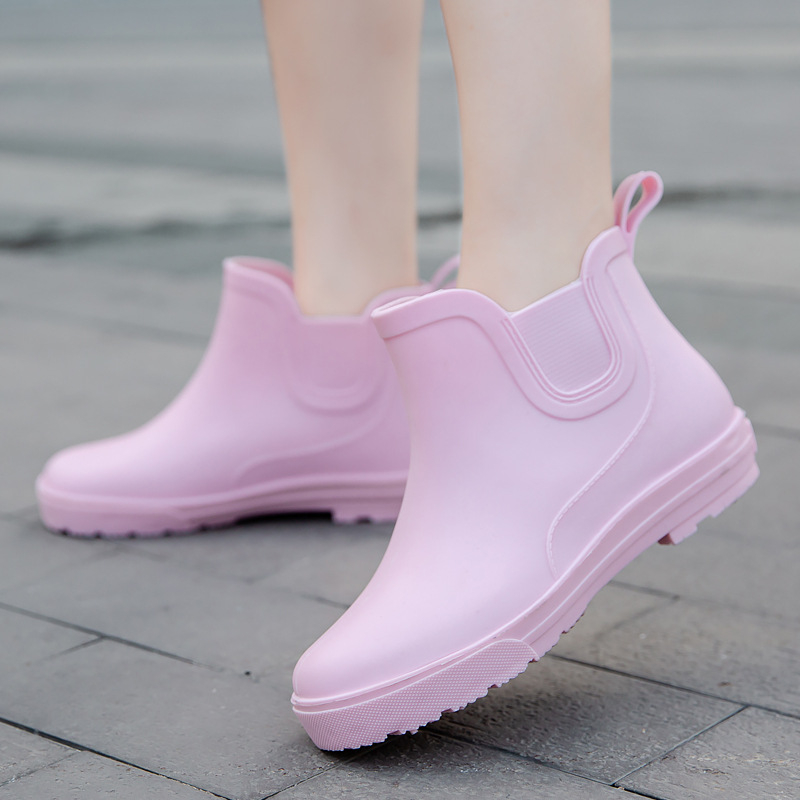 Ženske čizme za kišu, PVC gornji dio, gležnja visina, niski potpetica 1–3 cm, za sve sezone, lagane gumene čizme