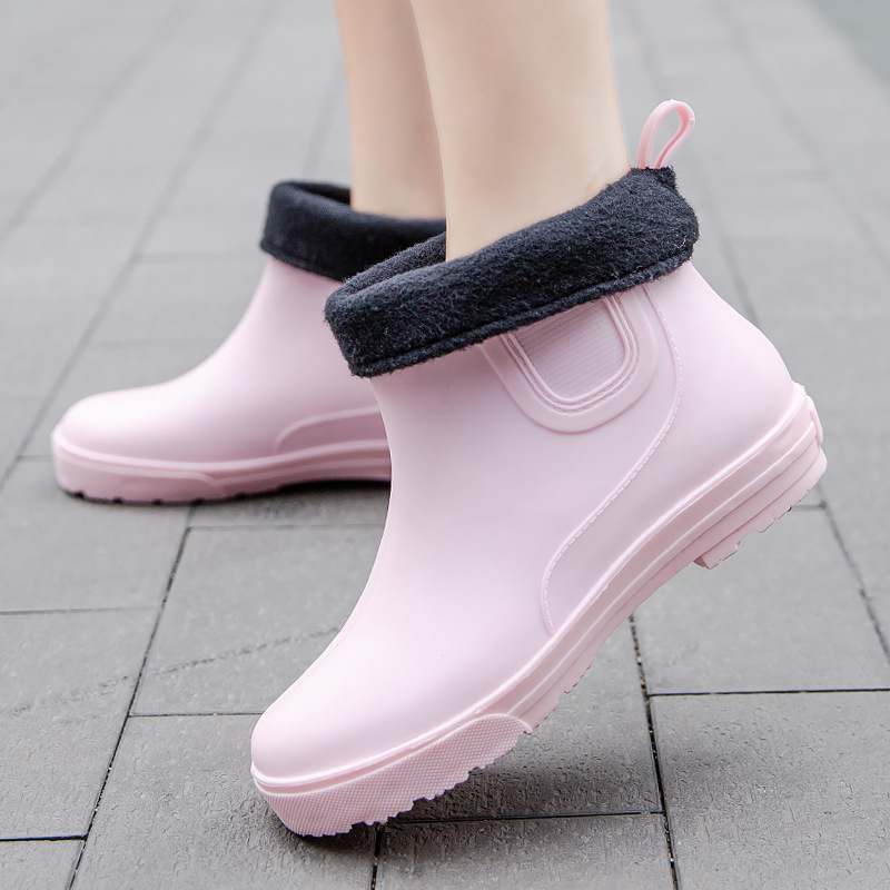 Ženske čizme za kišu, PVC gornji dio, gležnja visina, niski potpetica 1–3 cm, za sve sezone, lagane gumene čizme