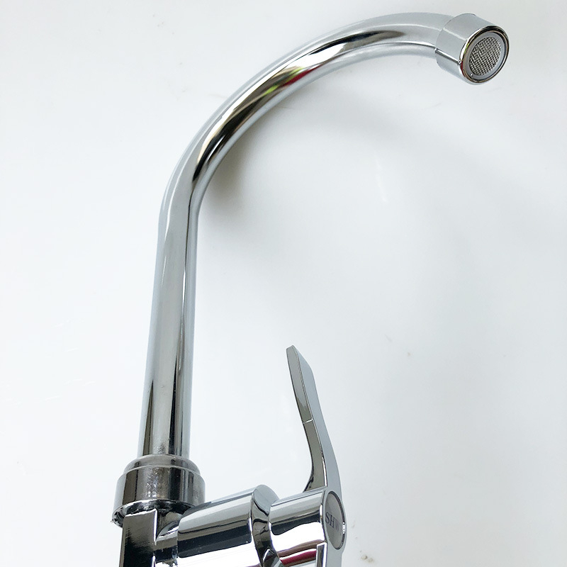 Kuhinjska slavina za sudoper, vertikalna, rotirajuća, s bakrenim središnjim ventilom, nominani tlak 0.8, normalna temperatura